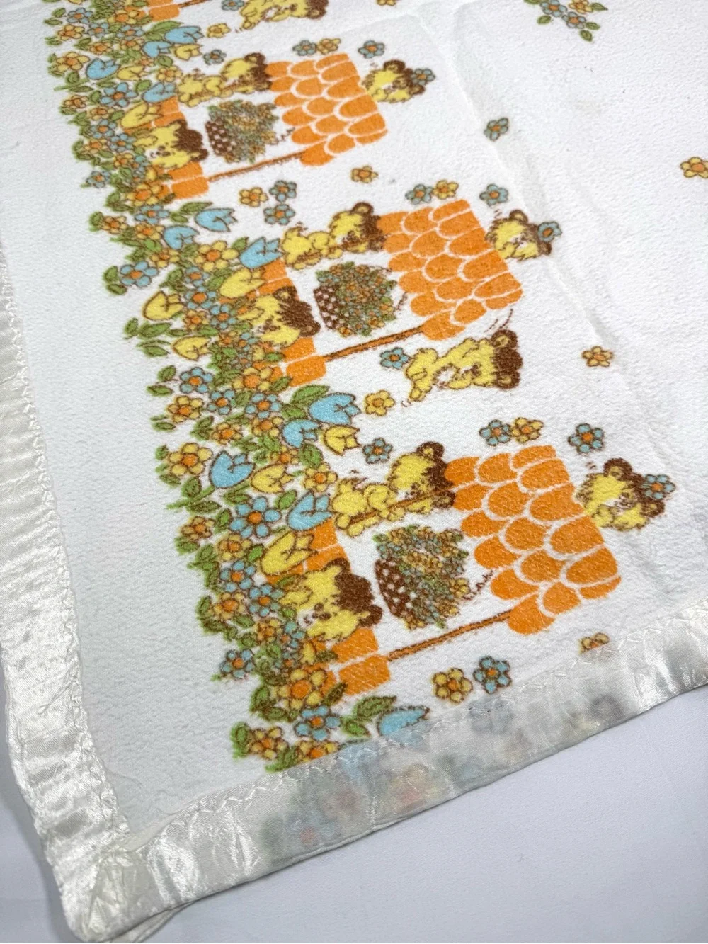 VINTAGE 1970s Baby Teddy Bear Floral Satin Trim Receiving Blanket Retro Nursery